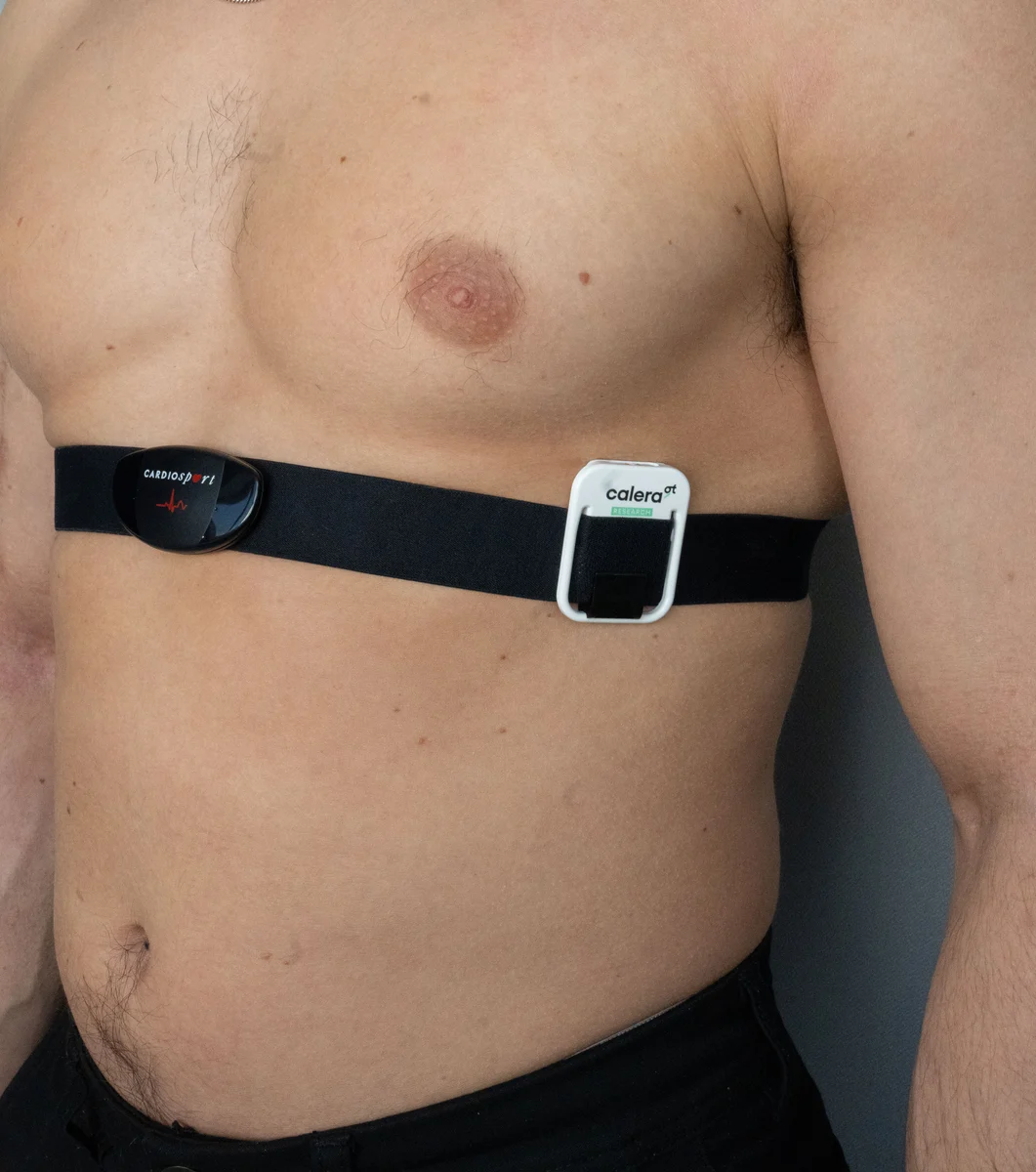CALERA RESEARCH_Calera Research Device with HRM_A-16625_chest-farther_highres.webp